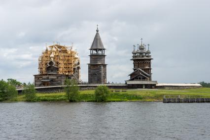 Республика Карелия. Кижи. Вид на ансамбль Кижского погоста.