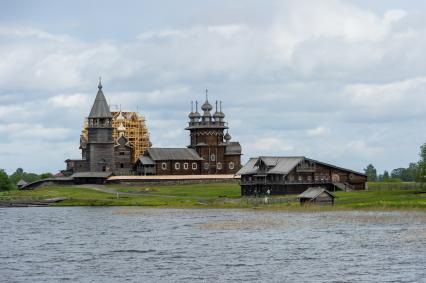 Республика Карелия. Кижи.  Вид на ансамбль Кижского погоста.