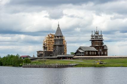 Республика Карелия. Кижи. Вид на ансамбль Кижского погоста.