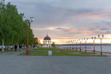 Республика Карелия. Петрозаводск. Ротонда на Онежской набережной.