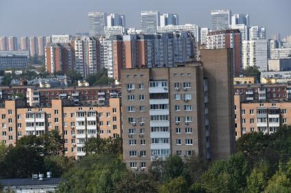 Москва. Вид из окон нового дома, построенного  по программе реновации на Судостроительной улице.