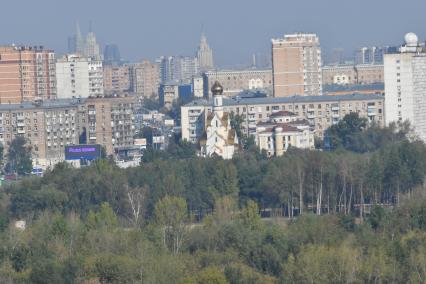 Москва. Вид из окон нового дома, построенного  по программе реновации на Судостроительной улице.