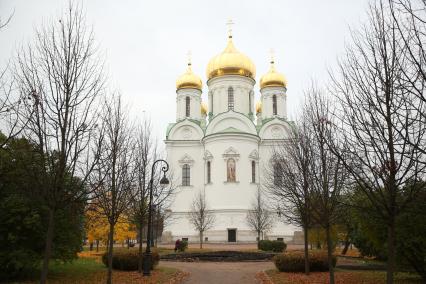 Музей-заповедник `Царское Село`г. Пушкин.  Вид собор Святой Великомученицы Екатерины.