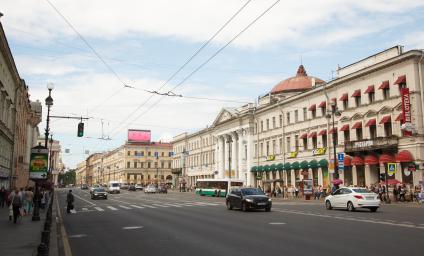 Санкт-Петербург. Вид на Невский проспект.