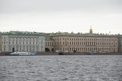 Санкт-Петербург. Вид на набережные города.