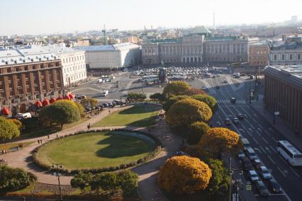 Санкт-Петербург. Памятник Николаю I на Исаакиевсой площади.