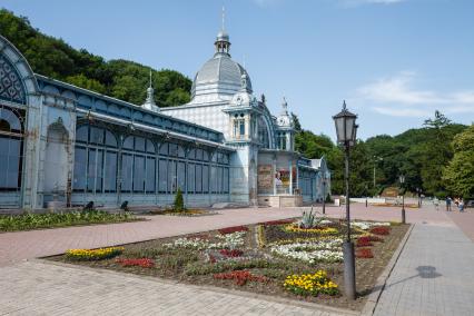 Железноводск. Вид на Пушкинскую галерею Лечебного парка.