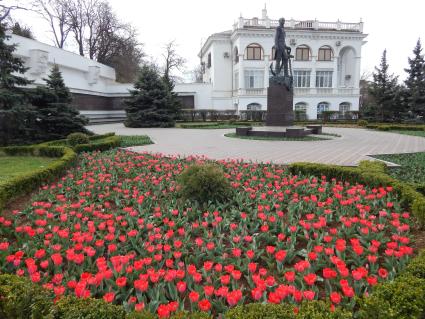 Севастополь. Памятник адмиралу Дмитрию Сенявину.