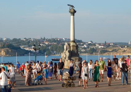 Севастополь. Памятник затопленным кораблям.