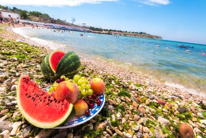 Севастополь. Море и фрукты.