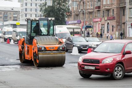 Челябинск. Дорожные работы на одной из улиц города.