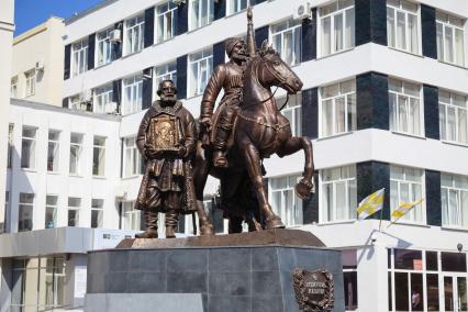 Ставрополь. Монумент казакам-хоперцам на площади Фрунзе.