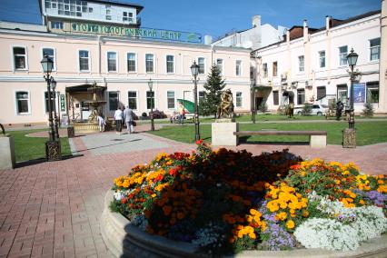 Иркутск. В парке скульптур у стоматологического центра.