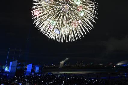 Москва. Мультимедийное шоу на Гребном канале в рамках VIII Московского международного фестиваля `Круг света`.