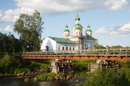 Республика Карелия. Олонец. Мост к Собору Божьей Матери Смоленской.