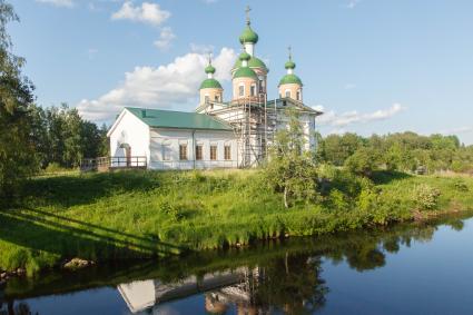 Республика Карелия. Олонец. Вид на Собор Божьей Матери Смоленской.