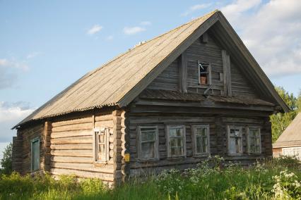 Республика Карелия. Олонец. Старый деревянный дом.