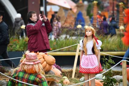 Москва. Во время гастрономического фестиваля `Золотая осень - 2018` на Манежной площади.