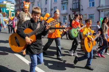 Владивосток. Участники  праздничного шествия, посвященного Дню тигра.