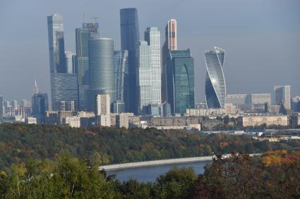 Москва. Вид на деловой центр `Москва-Сити`.