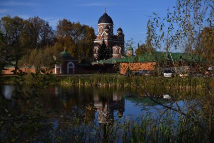 Московская область, Ворошилово. Вид на Спасо-Бородинский монастырь.