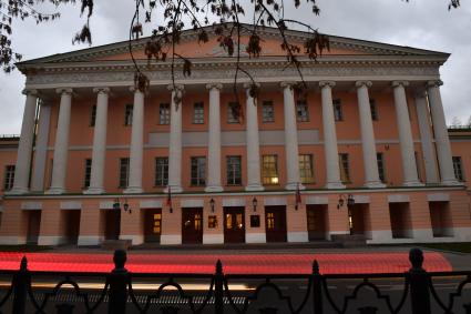 Москва. Здание Московской городской думы на Страстном бульваре.