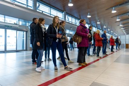 Санкт-Петербург.   Зона таможенного контроля в пассажирском порту `Морской фасад`.