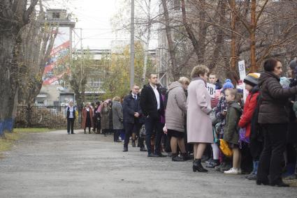 Екатеринбург. Учебная эвакуация детей в школе во время единого дня безопасности