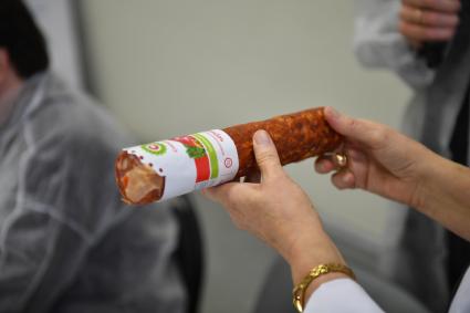 Москва. Дегустация сырокопченых и сыровяленых колбас в  институте Мясной Промышленности.