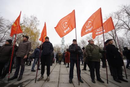 Екатеринбург. Празднование 100-летия ВЛКСМ у памятника комсомольцам Урала