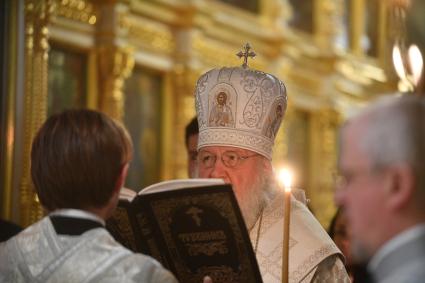 Москва. Патриарх Московский и всея Руси Кирилл во время отпевания актера Николая Караченцова в храме Воскресения Славущего на Успенском Вражке.