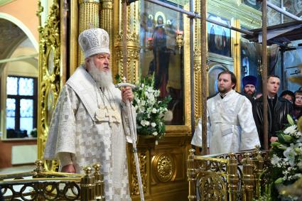 Москва. Патриарх Московский и всея Руси Кирилл во время отпевания  актера  Николая Караченцова в храме Воскресения Славущего на Успенском Вражке.