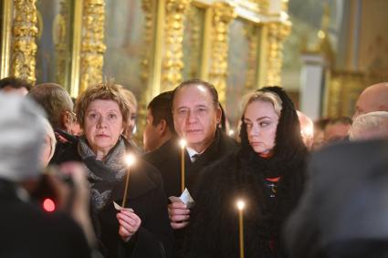 Москва. Композитор Максим Дунаевский на отпевании актера  Николая Караченцова в храме Воскресения Славущего на Успенском Вражке.