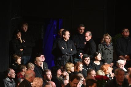 Москва. Актеры Андрей Соколови Александр Рапопорт на церемонии  прощания с актером Николаем Караченцовым.