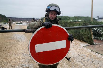 Екатеринбург. Свердловский полигон. Военнослужащие армии государств-членов ОДКБ (Организация Договора о коллективной безопасности) во время совместных учений миротворческих сил \'Нерушимое братство – 2018\'