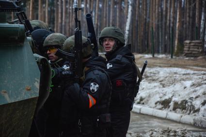 Екатеринбург. Свердловский полигон. Военнослужащий армии государств-членов ОДКБ (Организация Договора о коллективной безопасности) во время совместных учений миротворческих сил \'Нерушимое братство – 2018\'