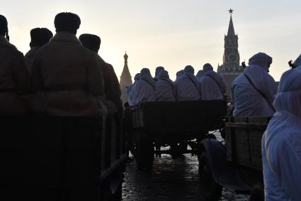 Москва. Участники марша, посвященного 77-й годовщине военного парада 1941 года, на Красной площади.