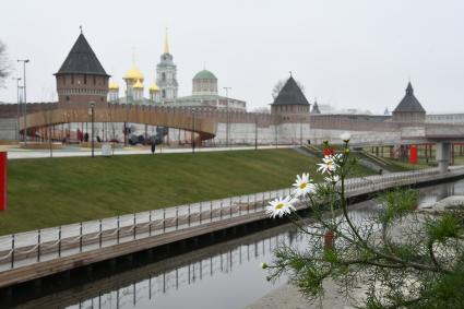 Тула. Вид на Тульский Кремль с Казанской набережной.