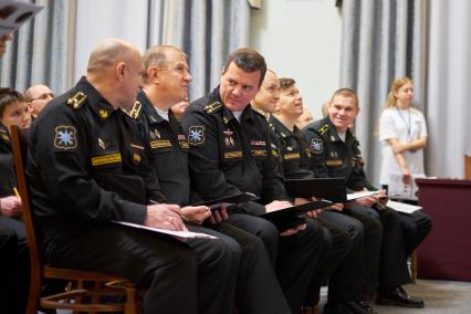 Санкт-Петербург. Участники во время Всероссийского географического диктанта в здании Русского географического общества.