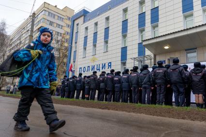 Санкт-Петербург.  Сотрудники полиции во время открытия нового здание отделения  полиции  Выборгского района.