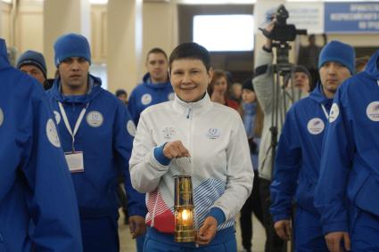 Екатеринбург. Заместитель генерального директора исполнительной дирекции XXIX Всемирной зимней универсиады Стелла Алексеева во время торжественной встречи огня в Екатеринбурге