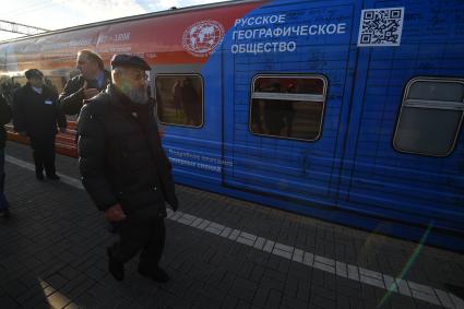 Москва. Член комитета Госдумы РФ по международным делам Артур Чилингаров на презентации поезда Москва-Владивосток с экспозицией `Золотой фонд Русского географического общества` на Ярославском вокзале.