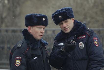 Екатеринбург. Полицейские во время эстафеты огня XXIX Всемирной зимней универсиады 2019