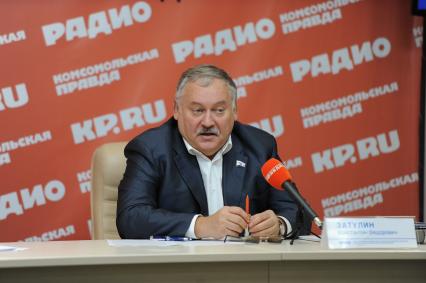 Москва. Депутат Госдумы Константин Затулин на радио `Комсомольская правда`.