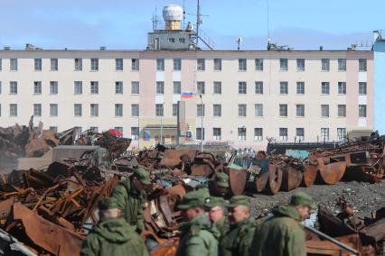 Архангельская область, архипелаг Новая Земля. Место сбора металлолома.