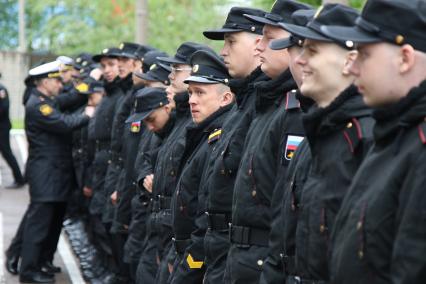 Архангельск. Призывники перед отправкой на службу.