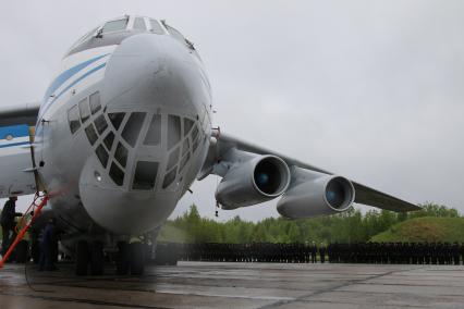 Архангельск. Призывники перед отправкой на службу.