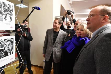 Москва. Тренер по фигурному катанию Татьяна Тарасова и почетный Президент Олимпийского комитета России Александр Жуков на открытии выставки, посвященной 100-летию своего отца, легендарного хоккейного тренера Анатолия Тарасова в Государственной думе.