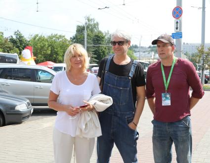 Диск289. 27-й Международный фестиваль искусств СЛАВЯНСКИЙ БАЗАР В ВИТЕБСКЕ. 2018. На снимке: актриса Елена Яковлева и актер Вячеслав Разбегаев (справа)