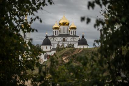 Московская область, Дмитров.  Успенский собор на территории Дмитровского кремля.